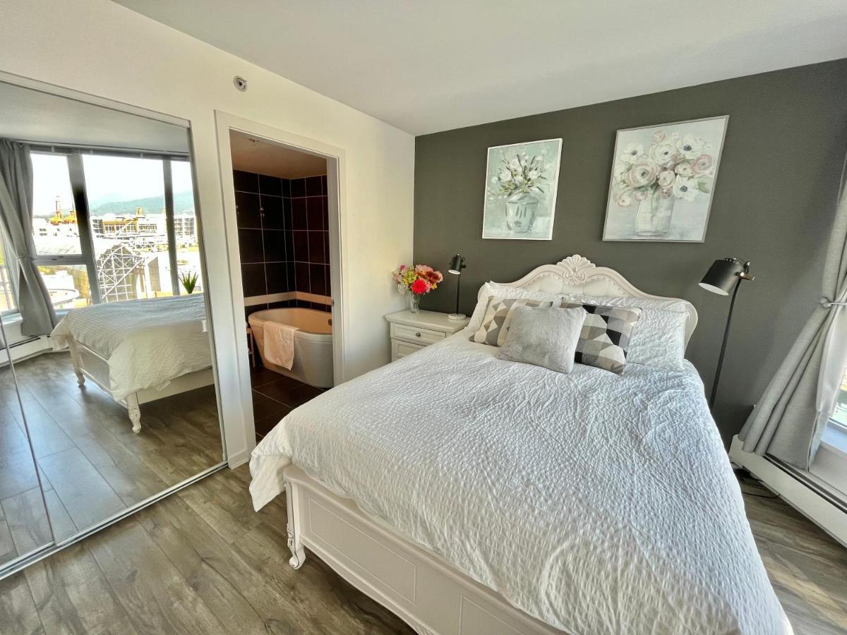 Downtown 4Bd 2Ba View Skytrain 2 Free Parking Apartment Vancouver Ngoại thất bức ảnh